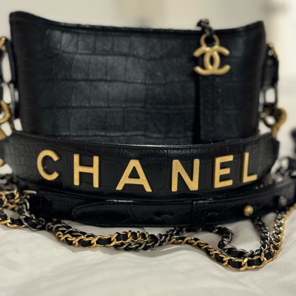 Chanel Gabrielle.Small size - Picture 4 of 11